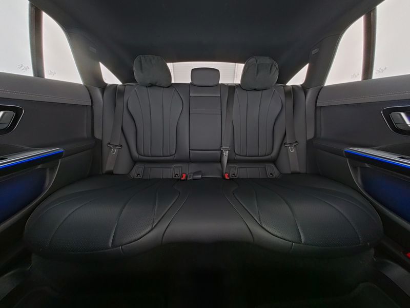 Mercedes-Benz EQE 2024