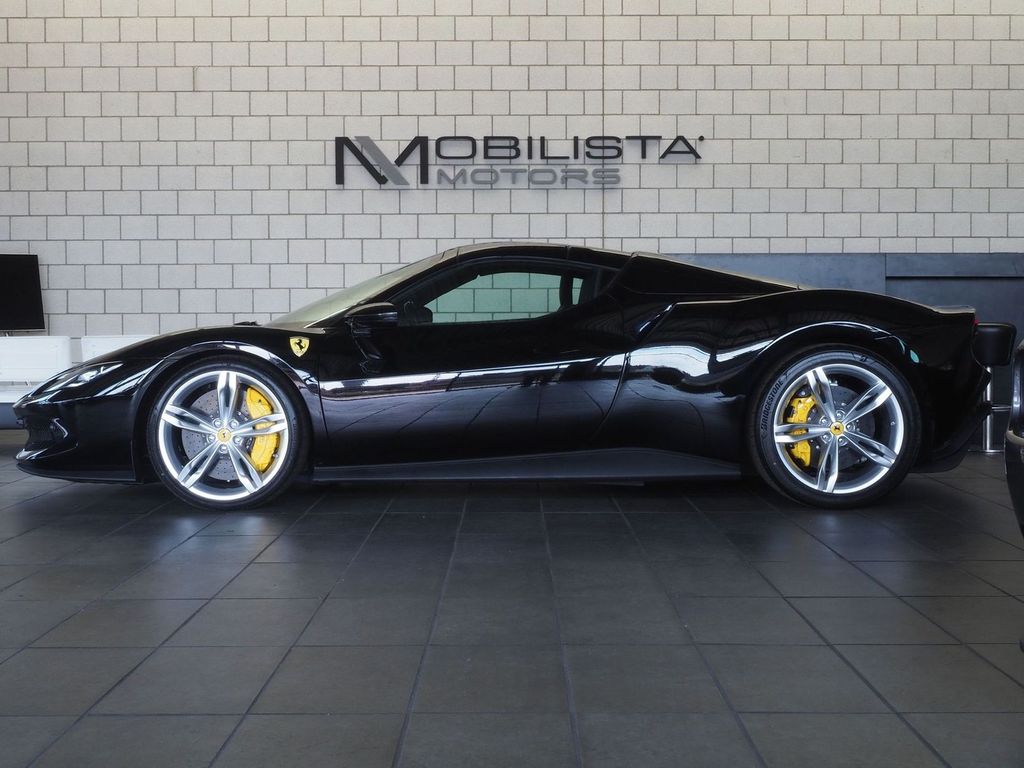 Ferrari 296 GTS 2025