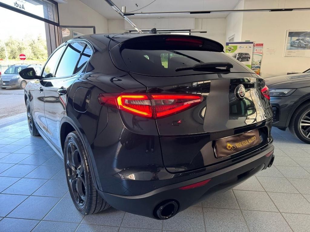 Alfa Romeo Stelvio 2021