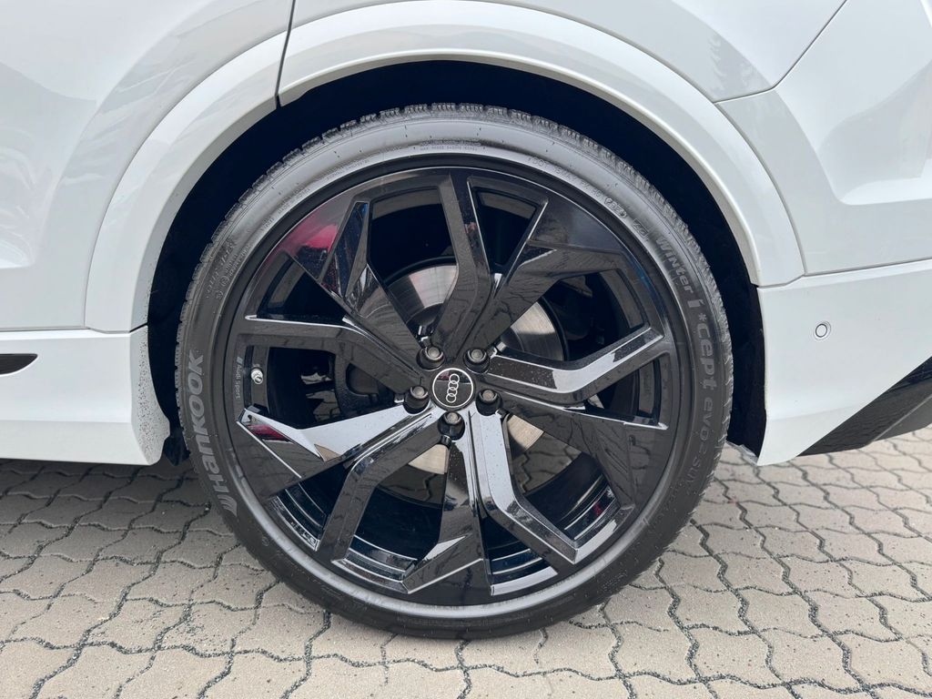 Audi SQ8 2024