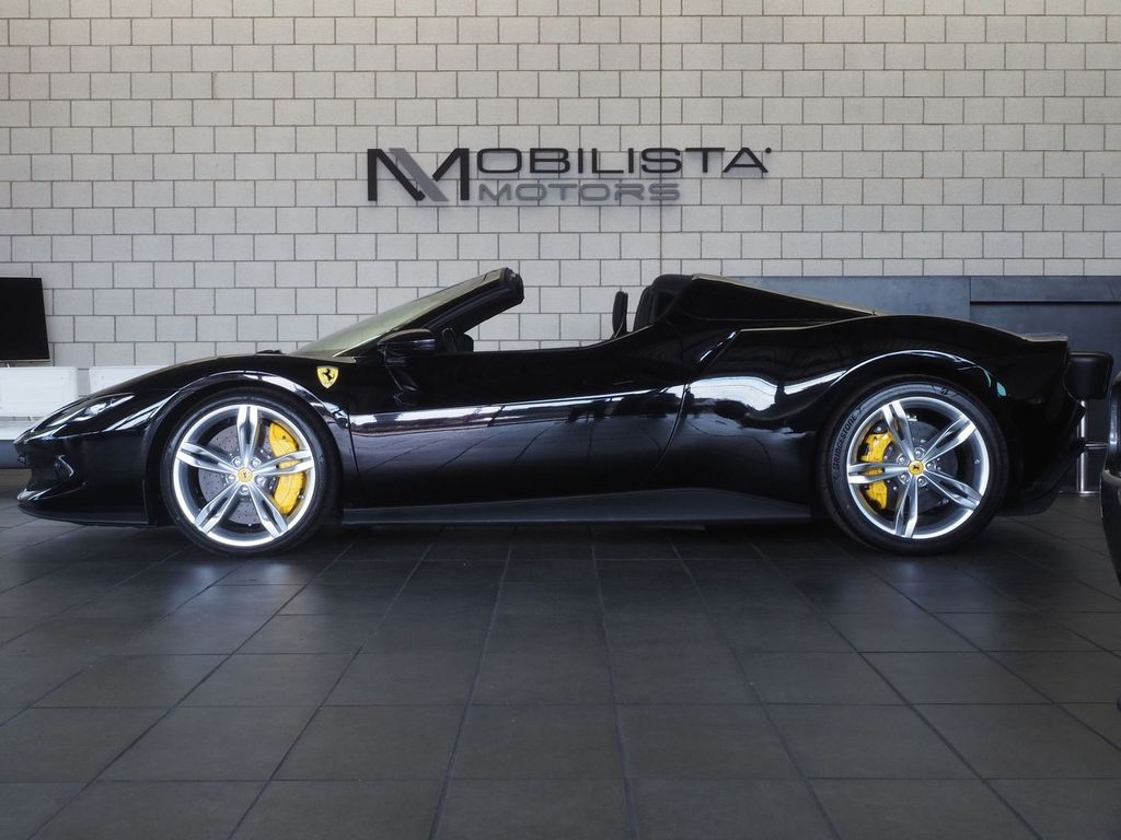 Ferrari 296 GTS 2025