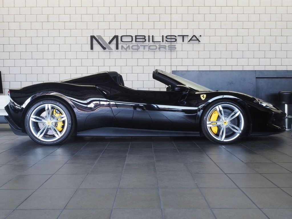 Ferrari 296 GTS 2025