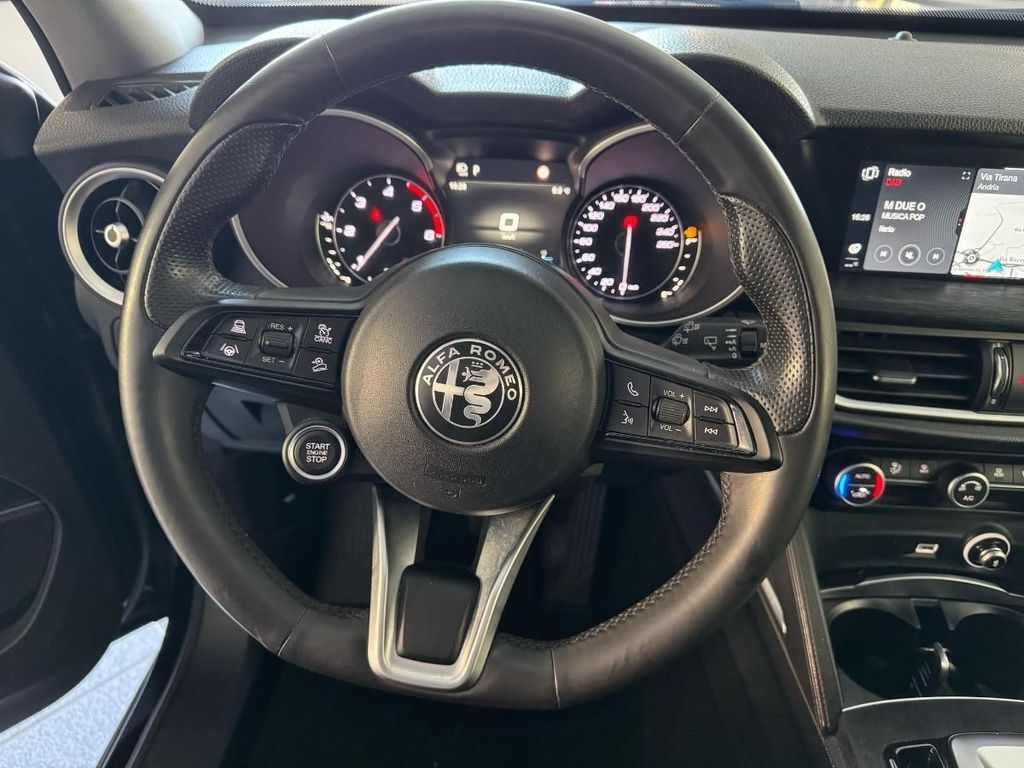 Alfa Romeo Stelvio 2021