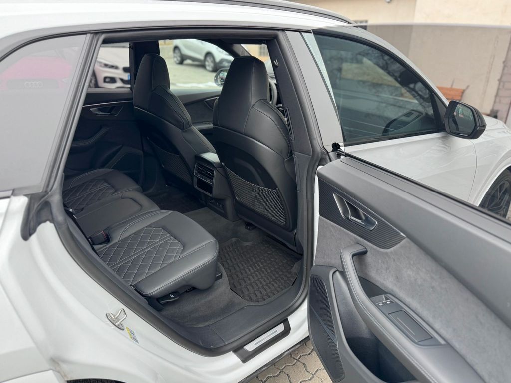 Audi SQ8 2024