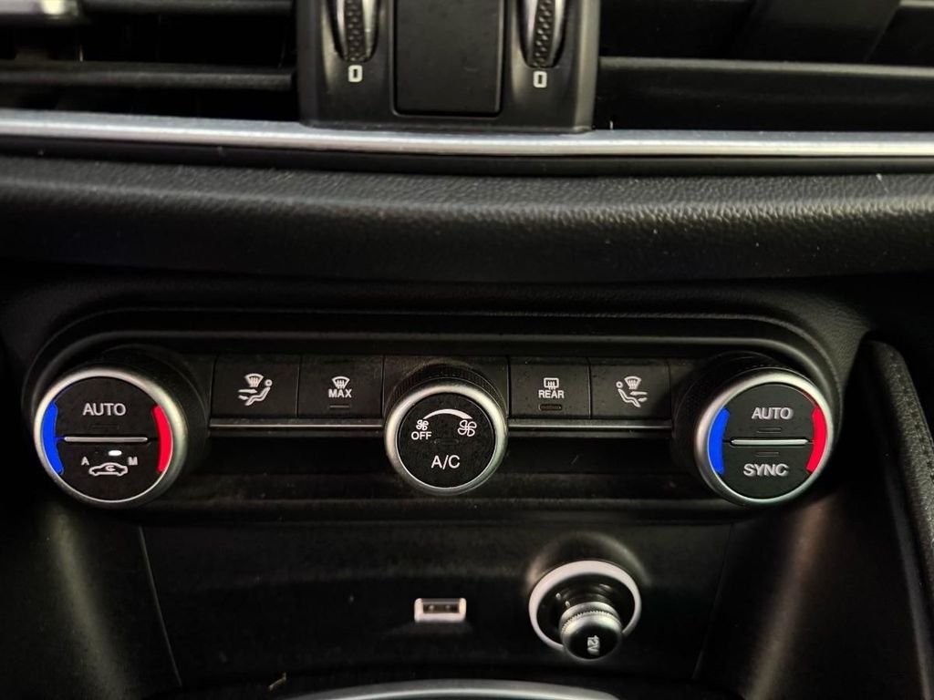 Alfa Romeo Stelvio 2021