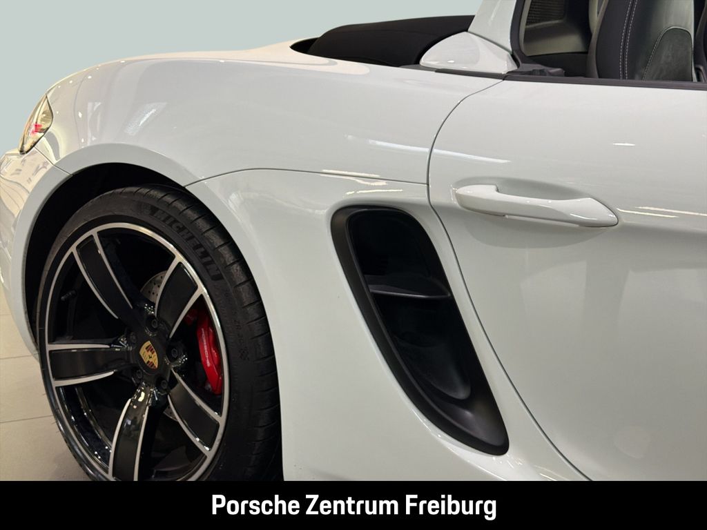 Porsche Boxster 2024