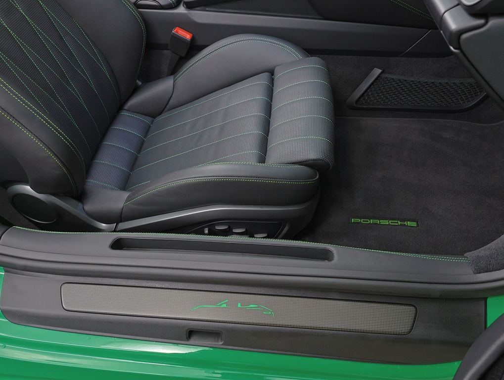 Porsche 992 2023