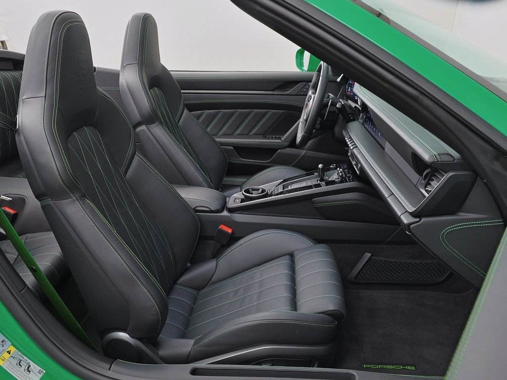 Porsche 992 2023