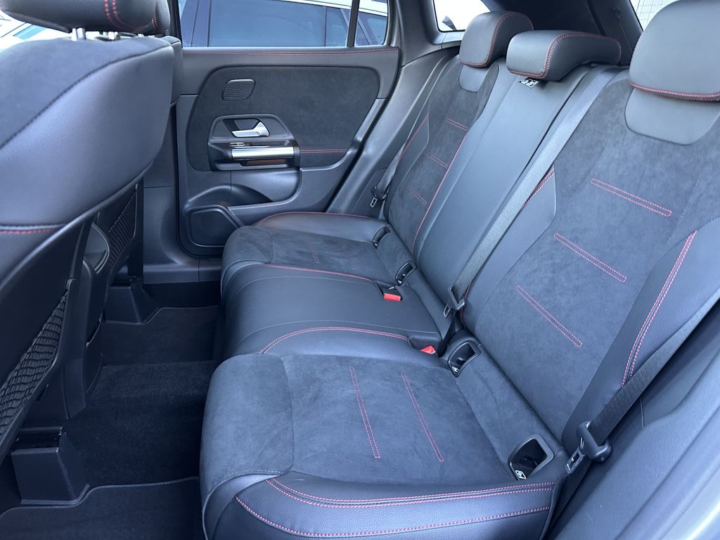 Mercedes-Benz GLA 200 2022