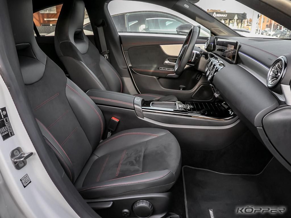 Mercedes-Benz CLA 200 2025