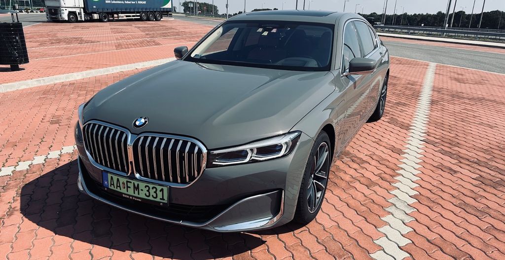 BMW 745 2020