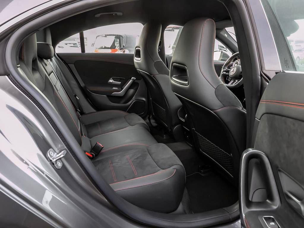 Mercedes-Benz CLA 200 2025