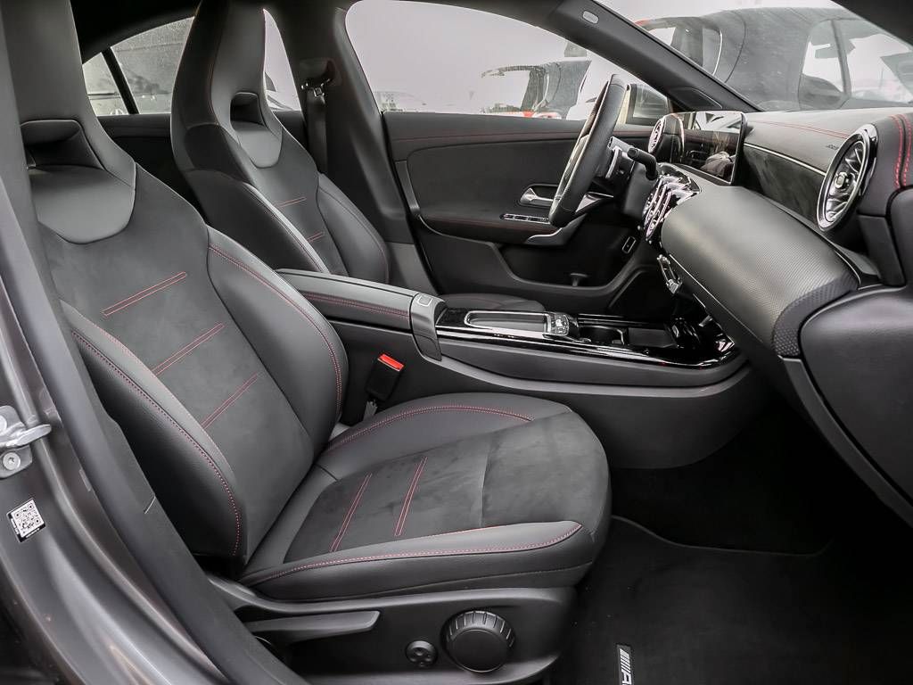 Mercedes-Benz CLA 200 2025