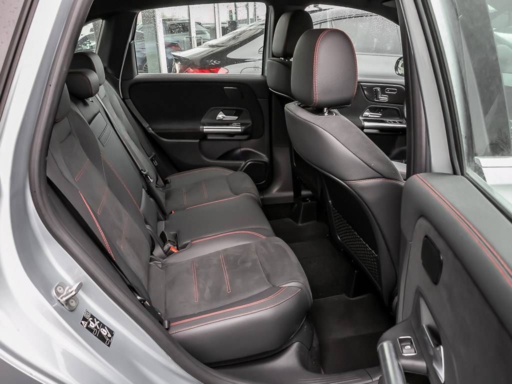 Mercedes-Benz B 220 2024