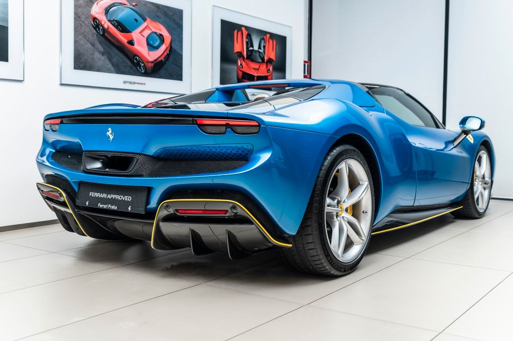 Ferrari 296 GTS 2022