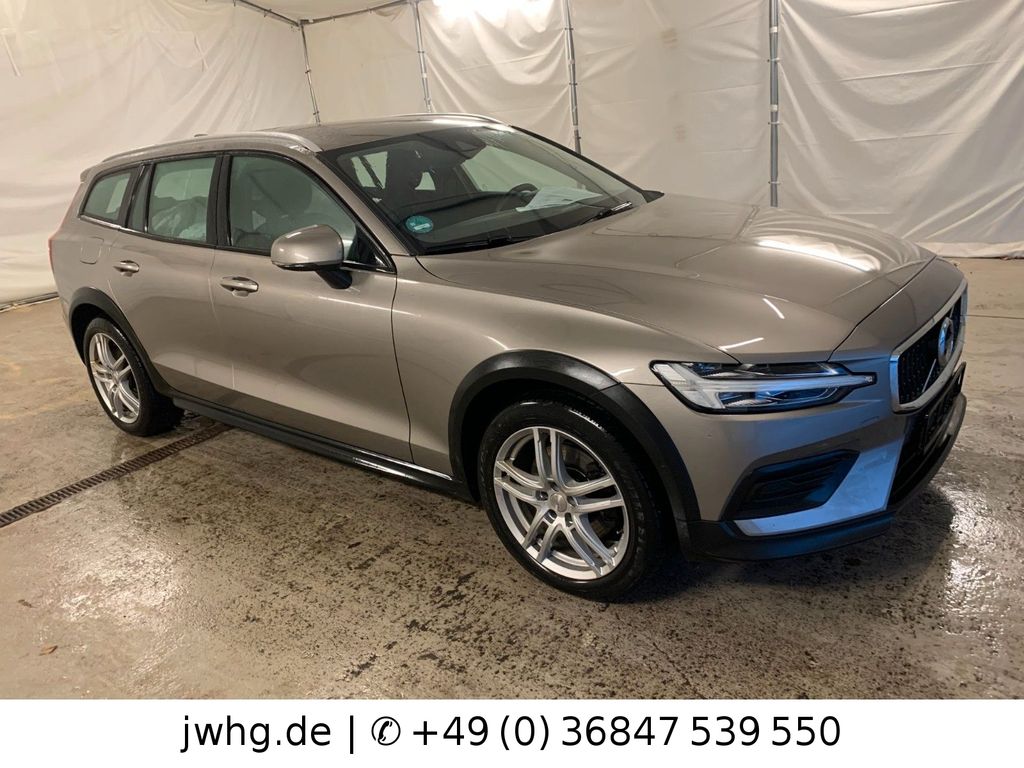 Volvo V60 Cross Country 2022