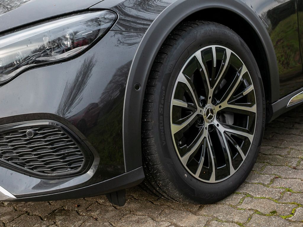 Mercedes-Benz E 300 2025