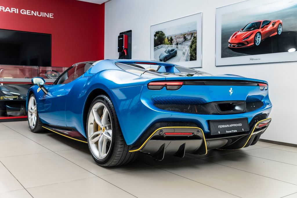 Ferrari 296 GTS 2022