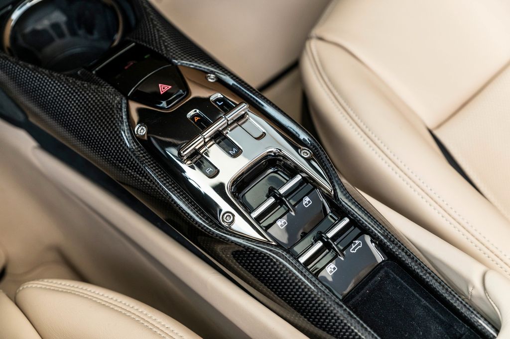 Ferrari 296 GTS 2022