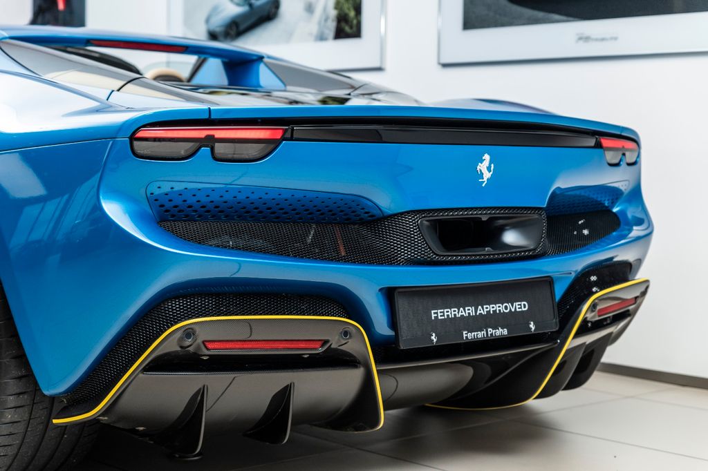 Ferrari 296 GTS 2022