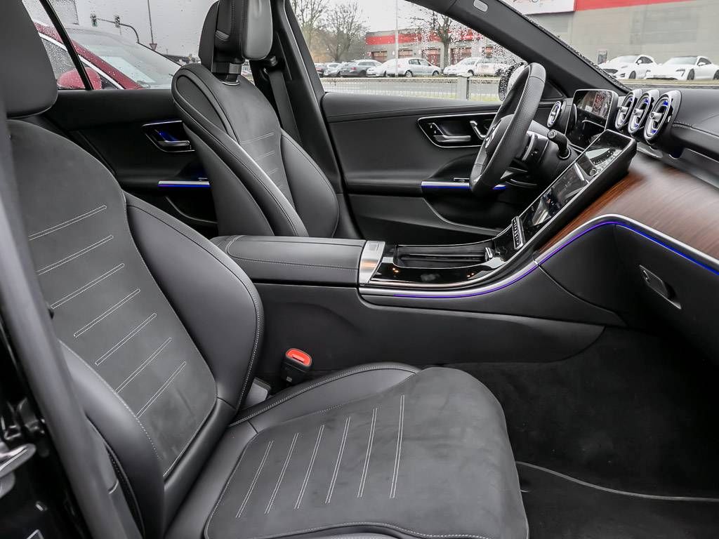 Mercedes-Benz C 300 2025