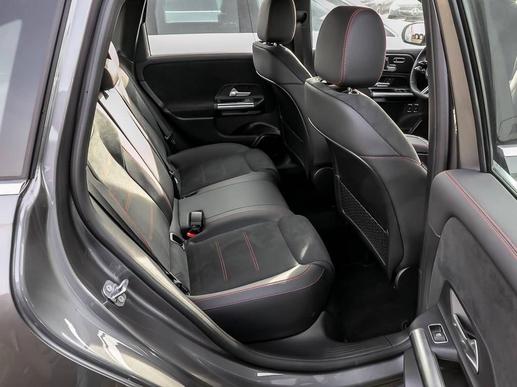 Mercedes-Benz B 250 2025