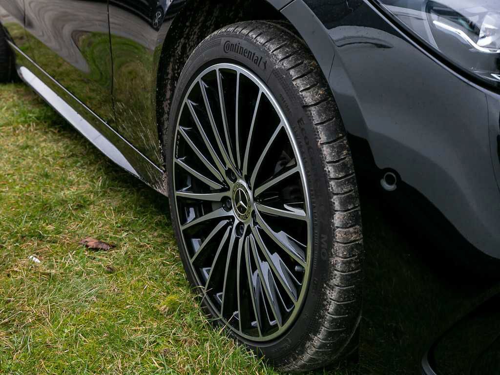 Mercedes-Benz C 300 2025