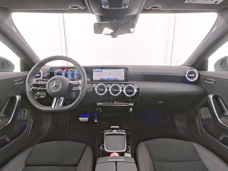 Mercedes-Benz CLA 200 2024