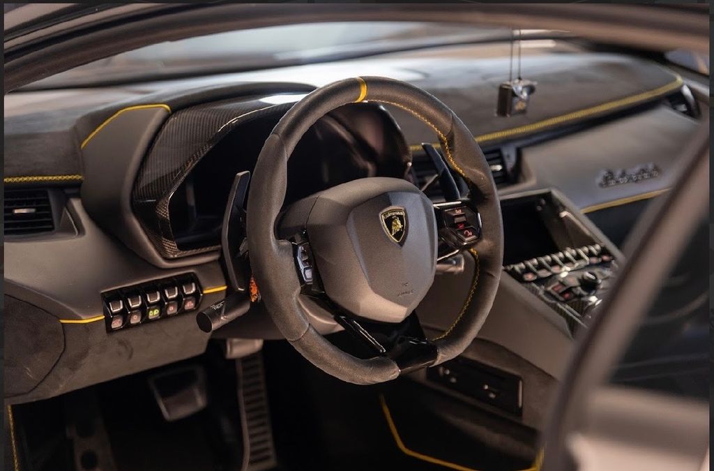 Lamborghini Aventador 2019