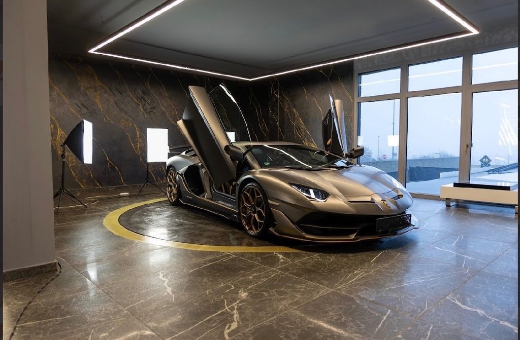Lamborghini Aventador 2019