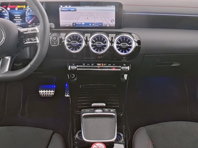 Mercedes-Benz CLA 200 2024