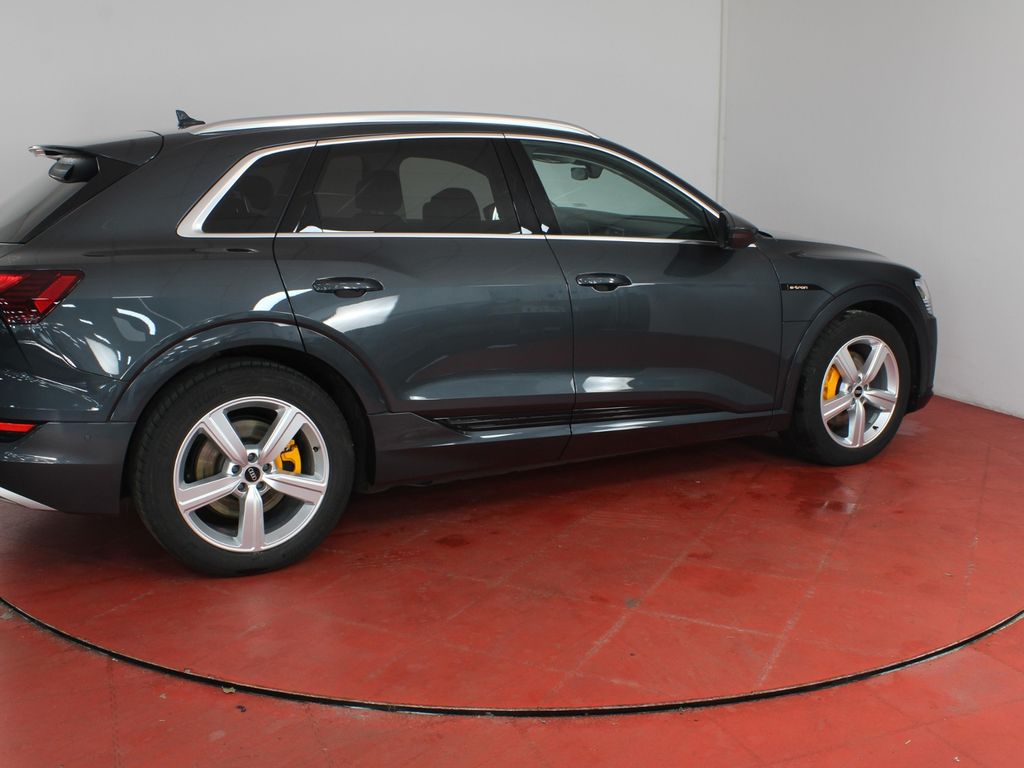 Audi e-tron 2023