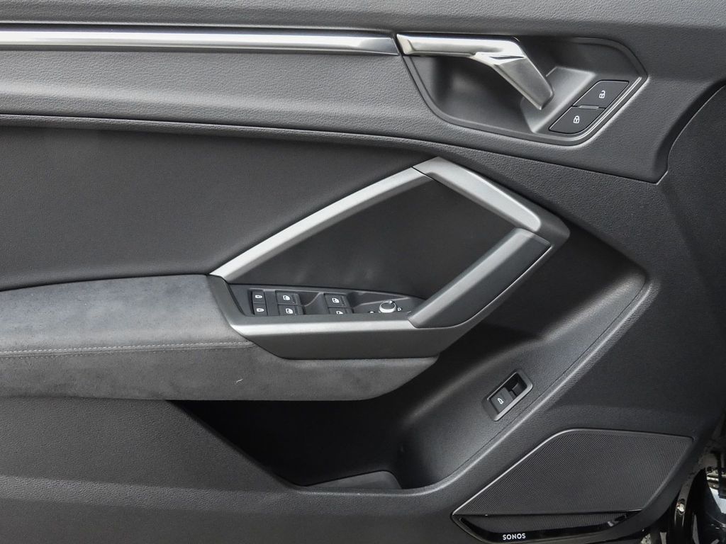 Audi RSQ3 2023