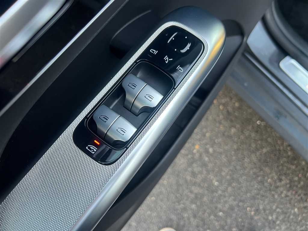 Mercedes-Benz GLC 300 2023