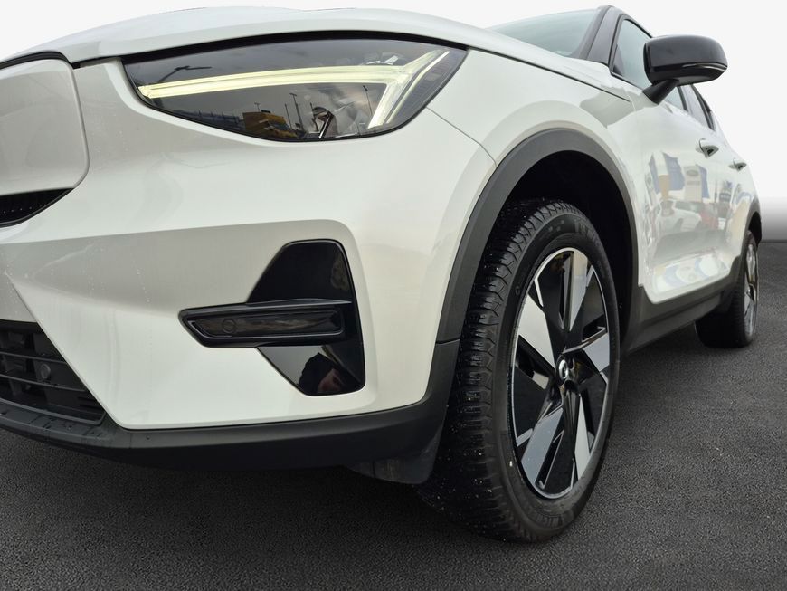 Volvo XC40 2025