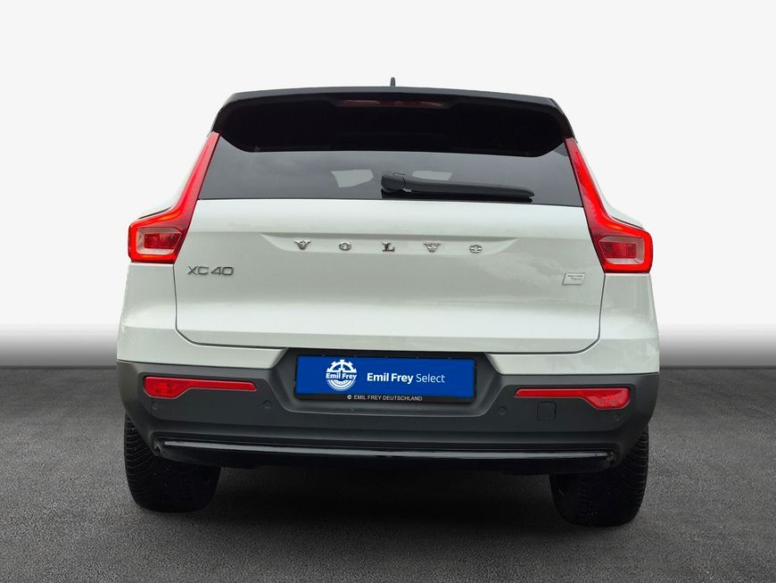 Volvo XC40 2025