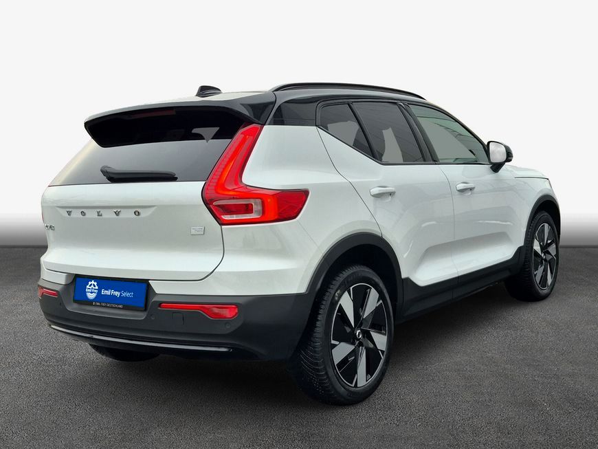 Volvo XC40 2025