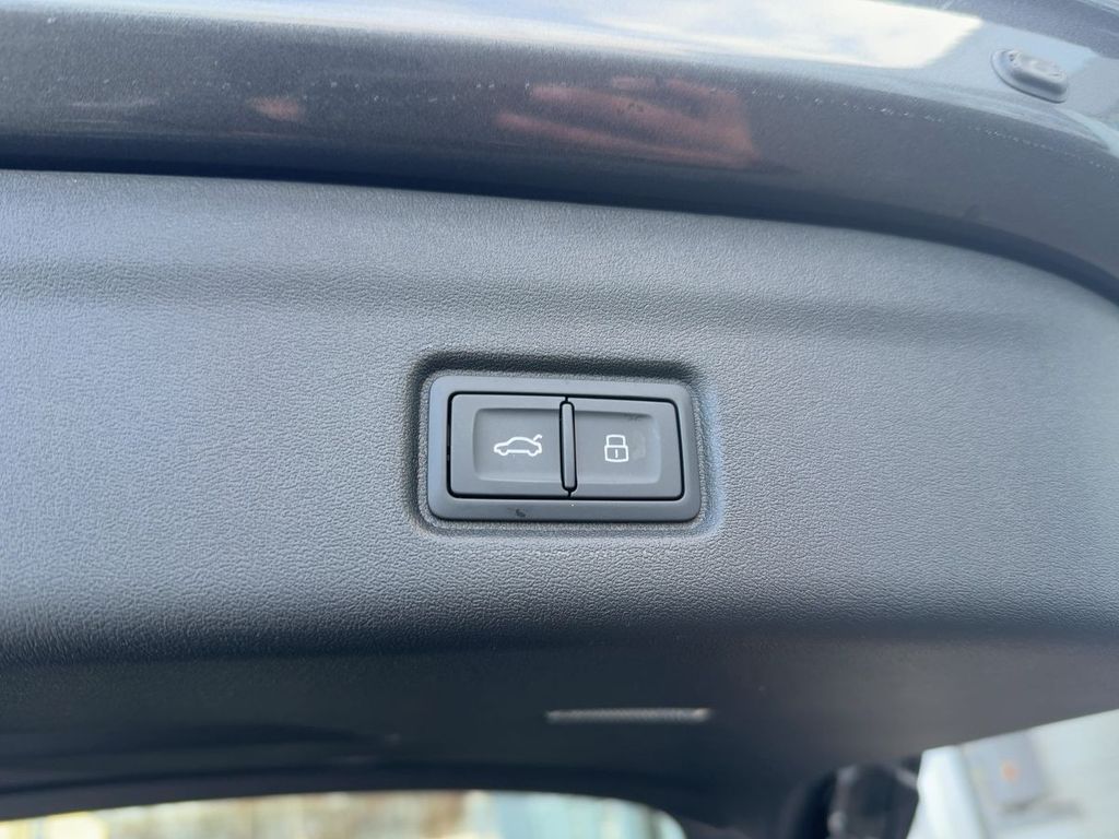 Audi SQ6 e-tron