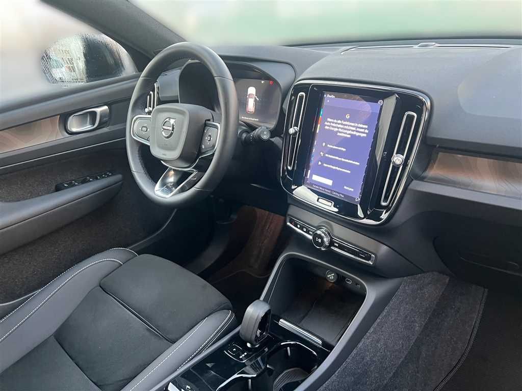Volvo XC40 2024