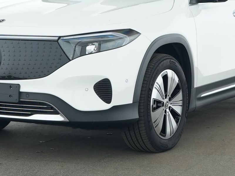 Mercedes-Benz EQB 2024