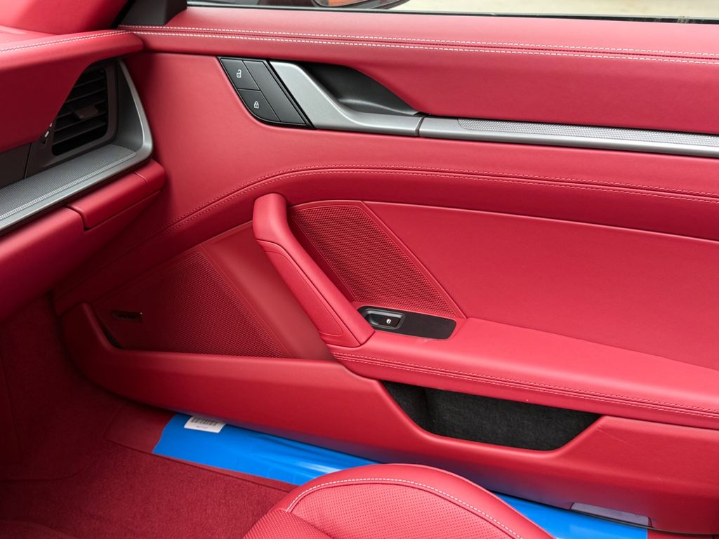 Porsche 992 2025