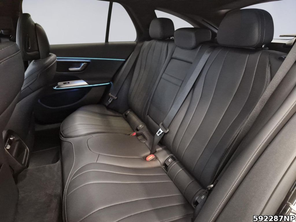 Mercedes-Benz E 300 2025