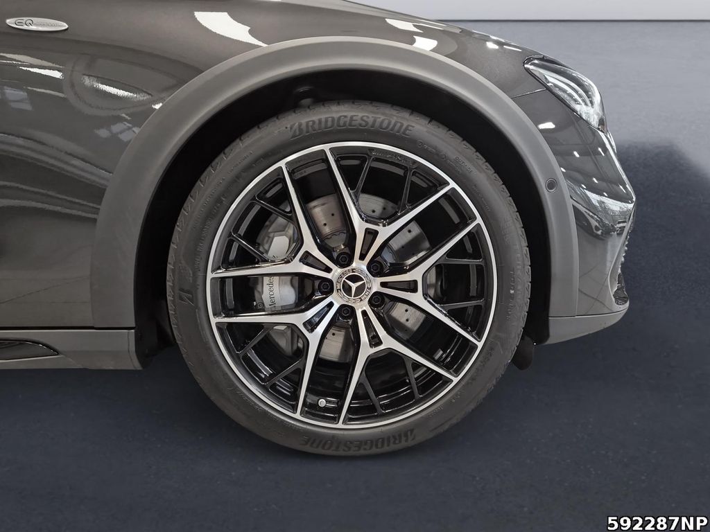 Mercedes-Benz E 300 2025