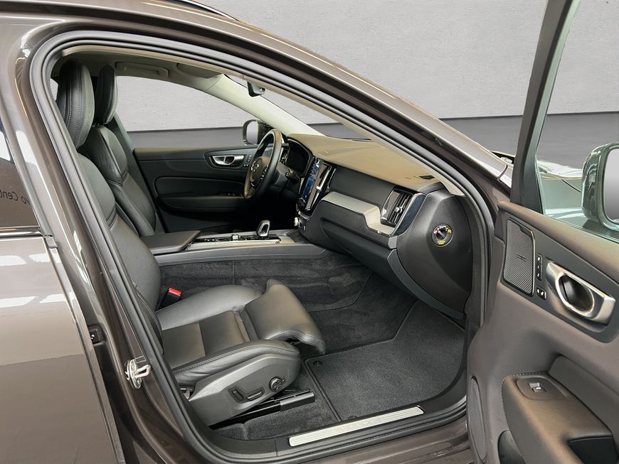 Volvo XC60 2025