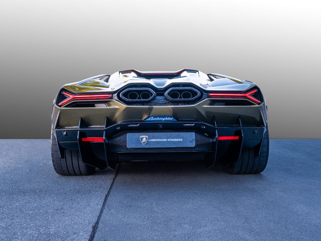 Lamborghini Revuelto 2024