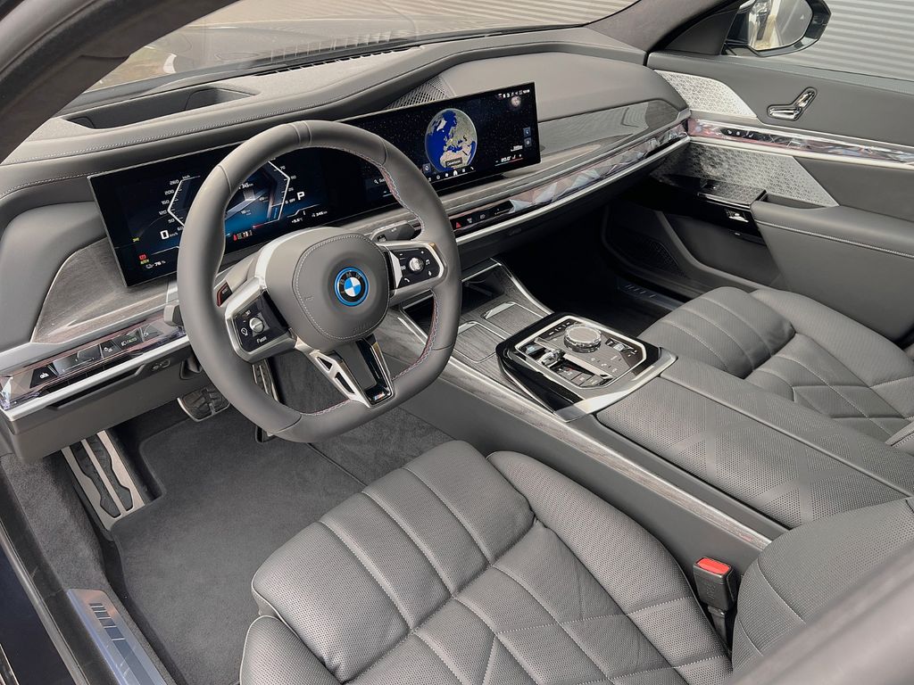 BMW i7 2024