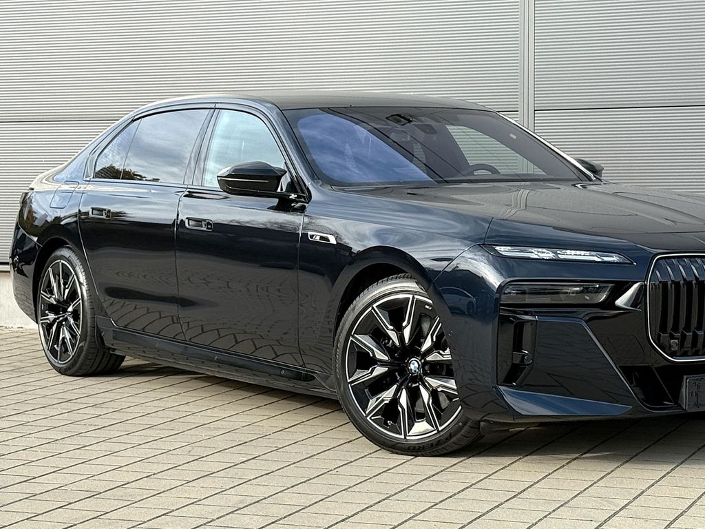 BMW i7 2024