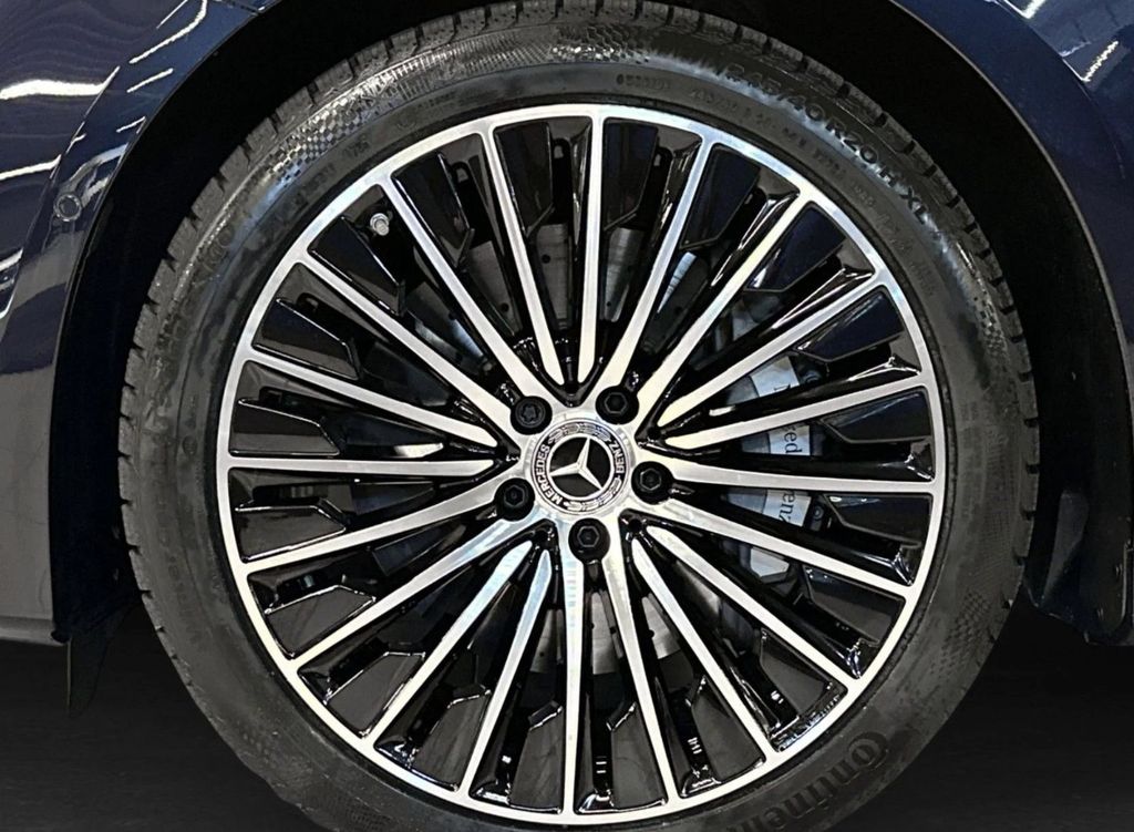 Mercedes-Benz E 300 2025