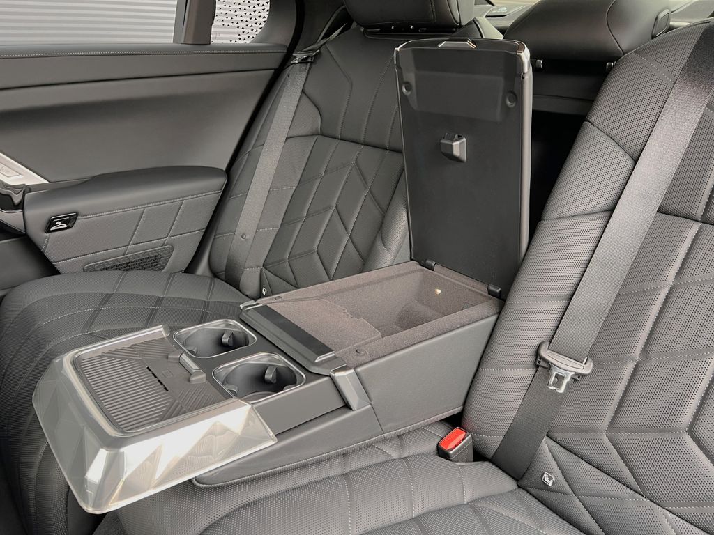 BMW i7 2024