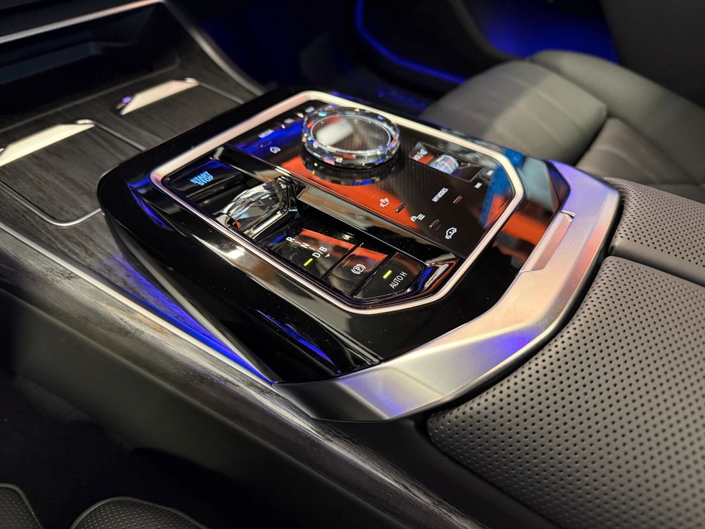 BMW i7 2024